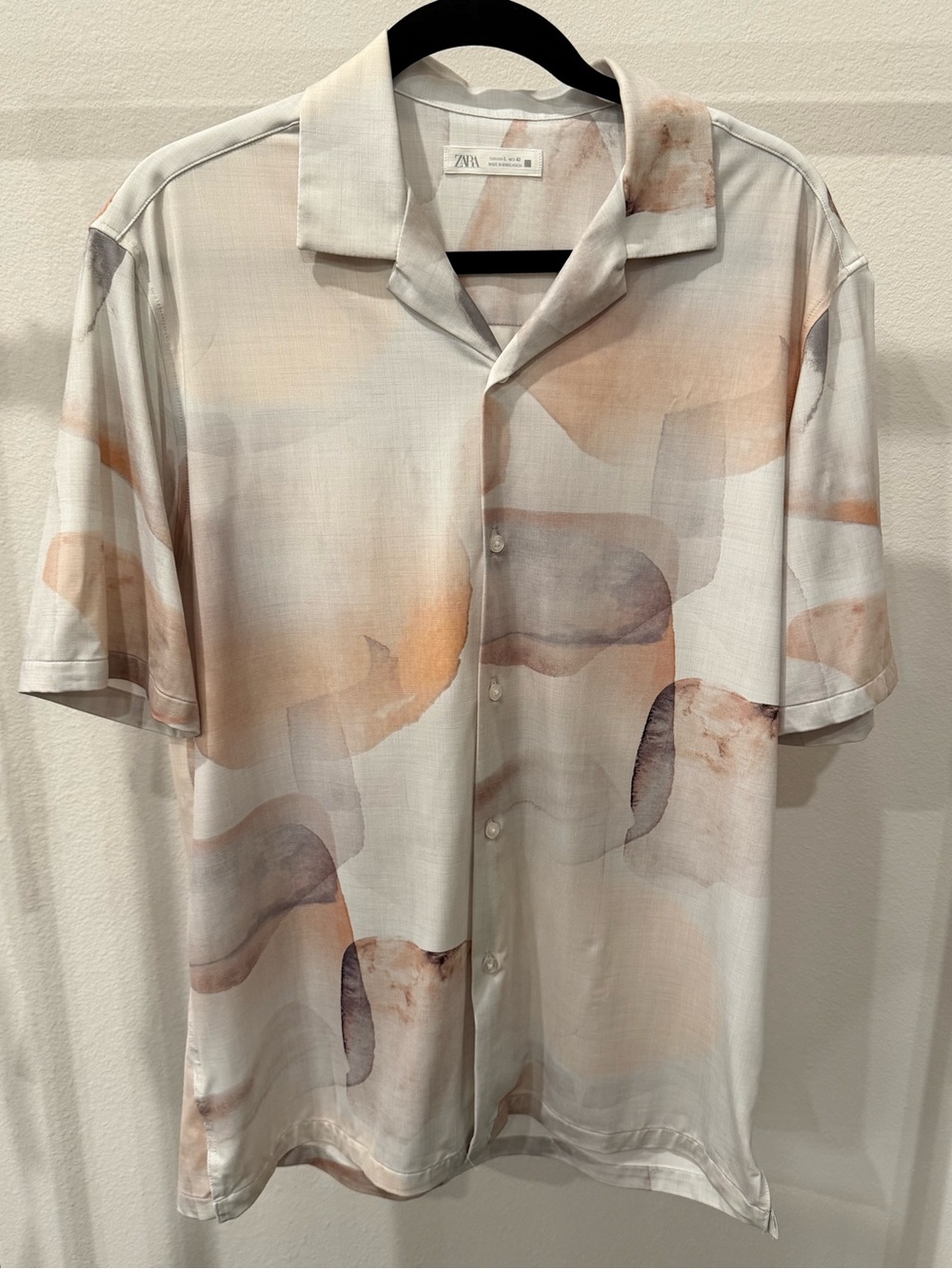 Zara Men’s Short-Sleeve Abstract Shirt in Cream and Light Brown Wash